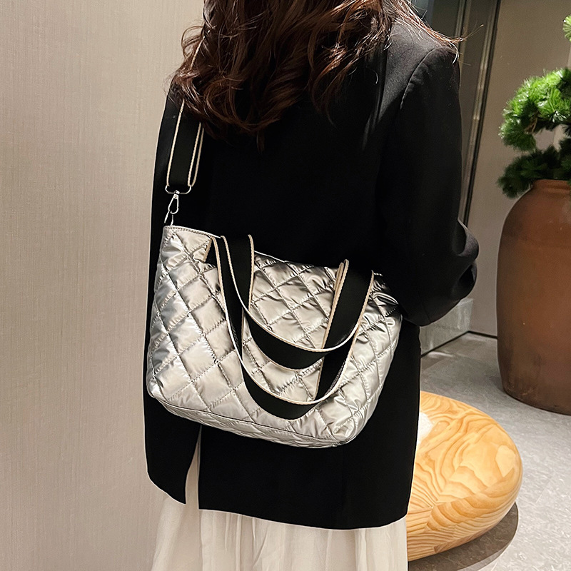 Femmes Grande Toutes Les Saisons Faux Cuir Mode Sac À Main display picture 13