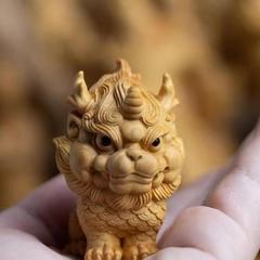 崖柏の木の彫刻の文は手持ちの麒麟の車のデスクの装飾の工芸品を遊んで贈り物のペンダントを飾ります。