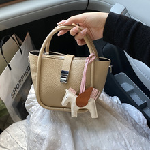 ˮͰ����Ů�߼��п羳������֦��������ճ���������������б���