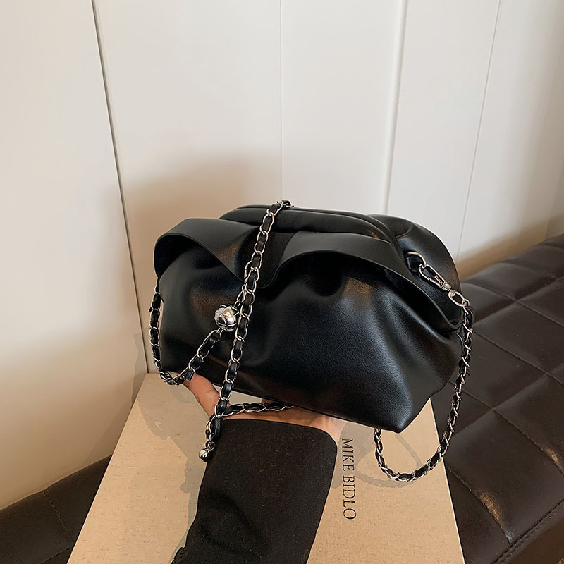 Bolso de axila de nube de boca de clip de pliegue femenino 2024 nuevo bandolera de nicho bolso de axila de cadena de todo fósforo de moda coreana