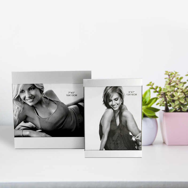Metal Aluminum Alloy Horizontal and Vertical Photo Frame 7inch 10inch Wedding Photo Display Stand 4S Store Bank Creative Logo Gift Decoration