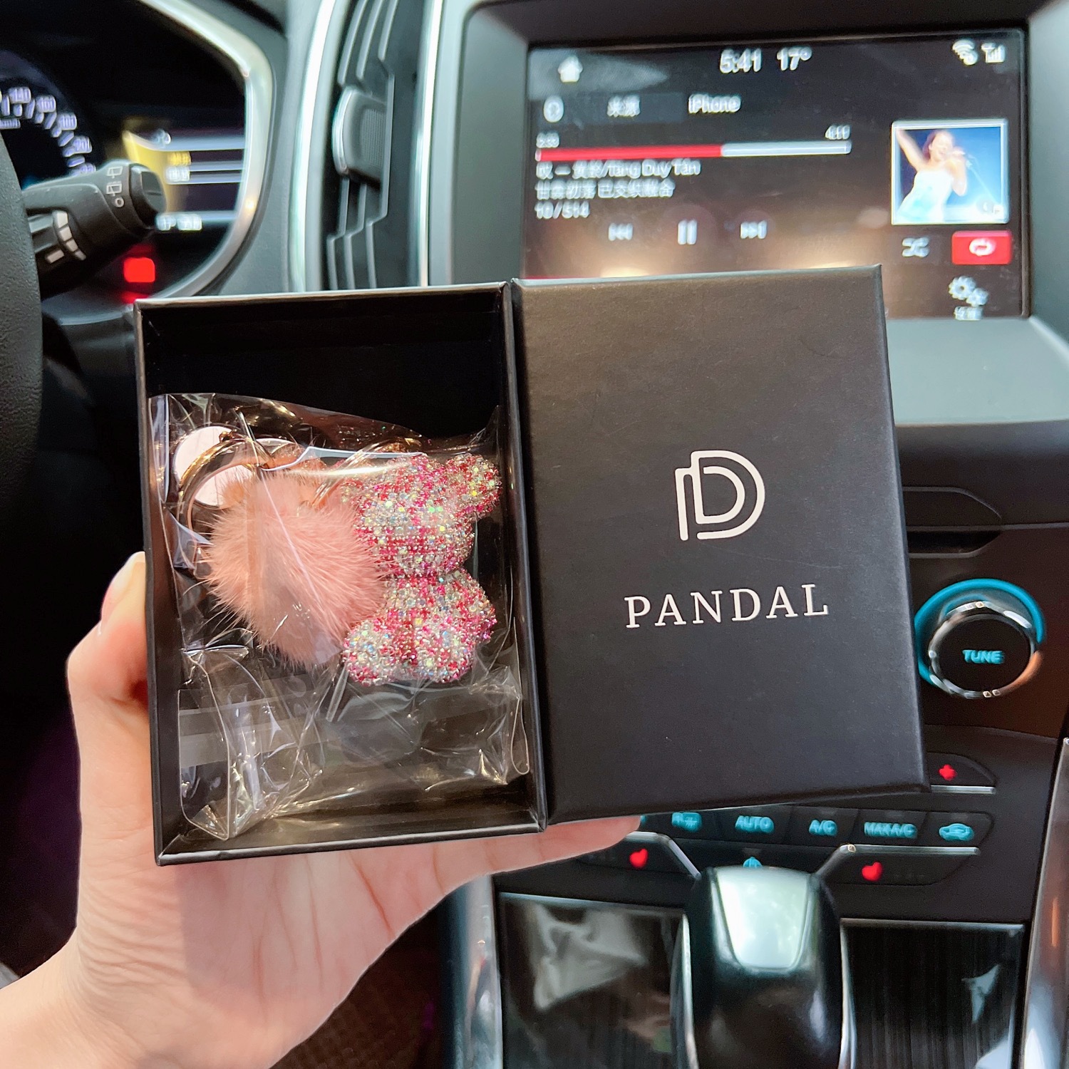 Nuevos productos de moda lindos viento gran botón redondo visón completo diamante osos llavero creativo pareja llavero colgante regalo