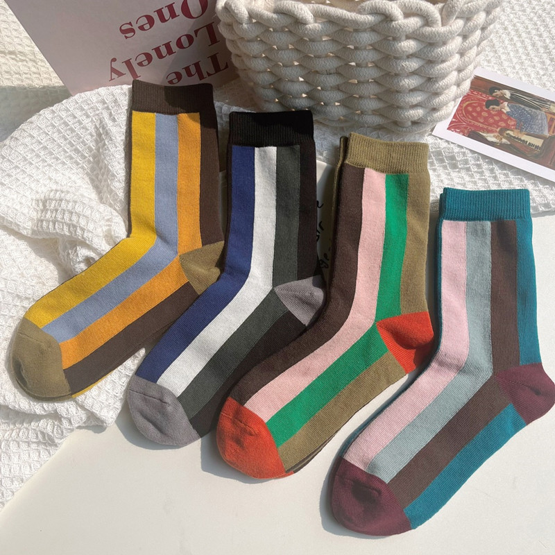 Women's Casual Color Block Cotton Crew Socks A Pair display picture 1