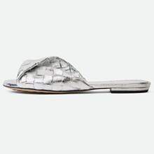 2024春夏款皮革编织艺术折叠圆头一字形性感露趾细跟高跟拖鞋时尚