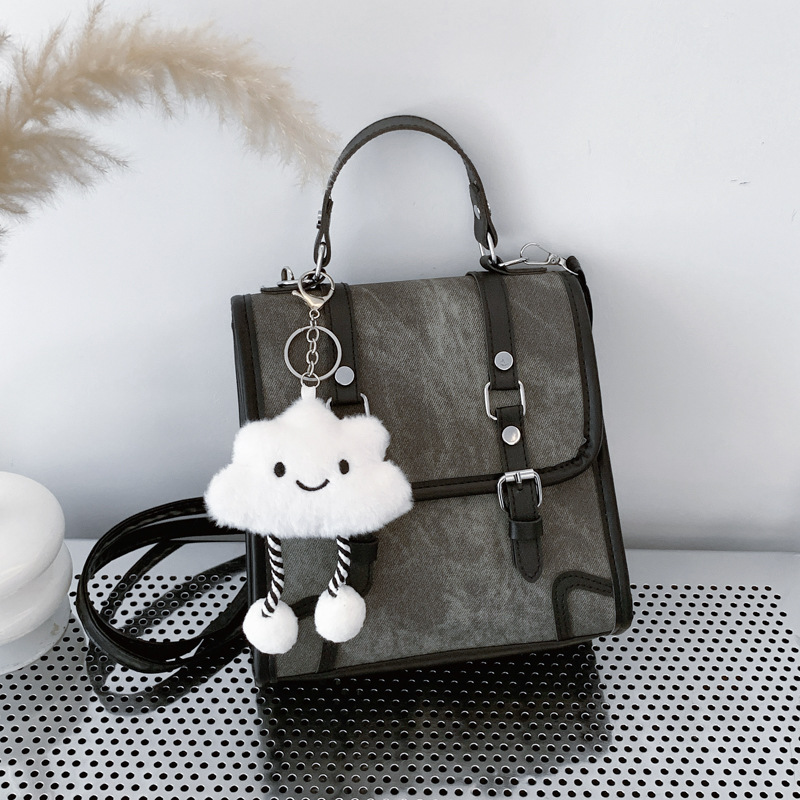 Este año, la popularidad de la mochila de mujeres de nicho 2024 nueva mochila de estilo universal, mini mochila de viaje de moda.