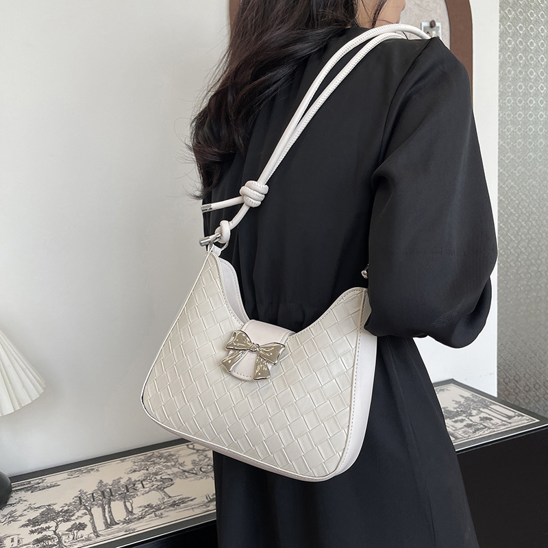 Bolsa de moda de tendencia bajo la axila para mujeres 2024 nicho de verano coreano de alta calidad tejido bolso de hombro casual bolso de brazo