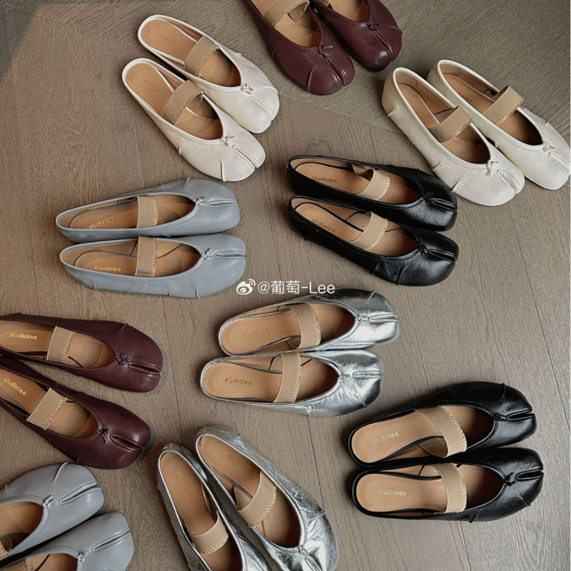 In-Stock and Ships Instantly! Grape Mom's Same Style Shallow Soft-Soled Sheepskin Flat Shoes Paired with Skirts, Pig's Trotter Split-Toe Shoes