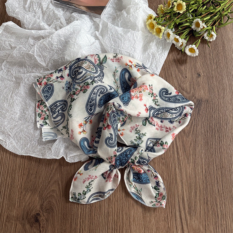 Pañuelo en la cabeza Verano femenino pastoral nuevo estilo floral literario bufanda cuadrada todo fósforo bufanda pequeña bufanda de seda correa para el cabello multifunción accesorios para el cabello