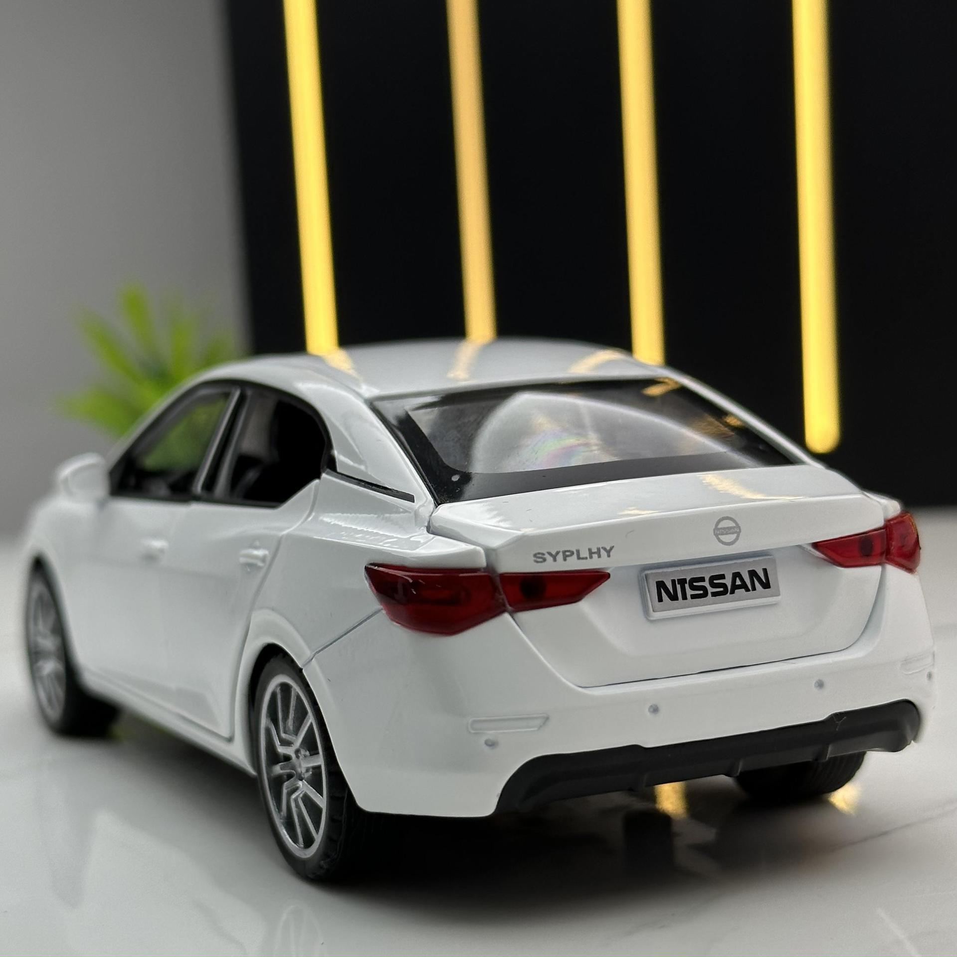 Zhongyuan xinghejin modelo de coche 1:32 Nissan Xuanyi sonido y luz Tire hacia atrás coche de juguete modelo de música decoración caja de polvo
