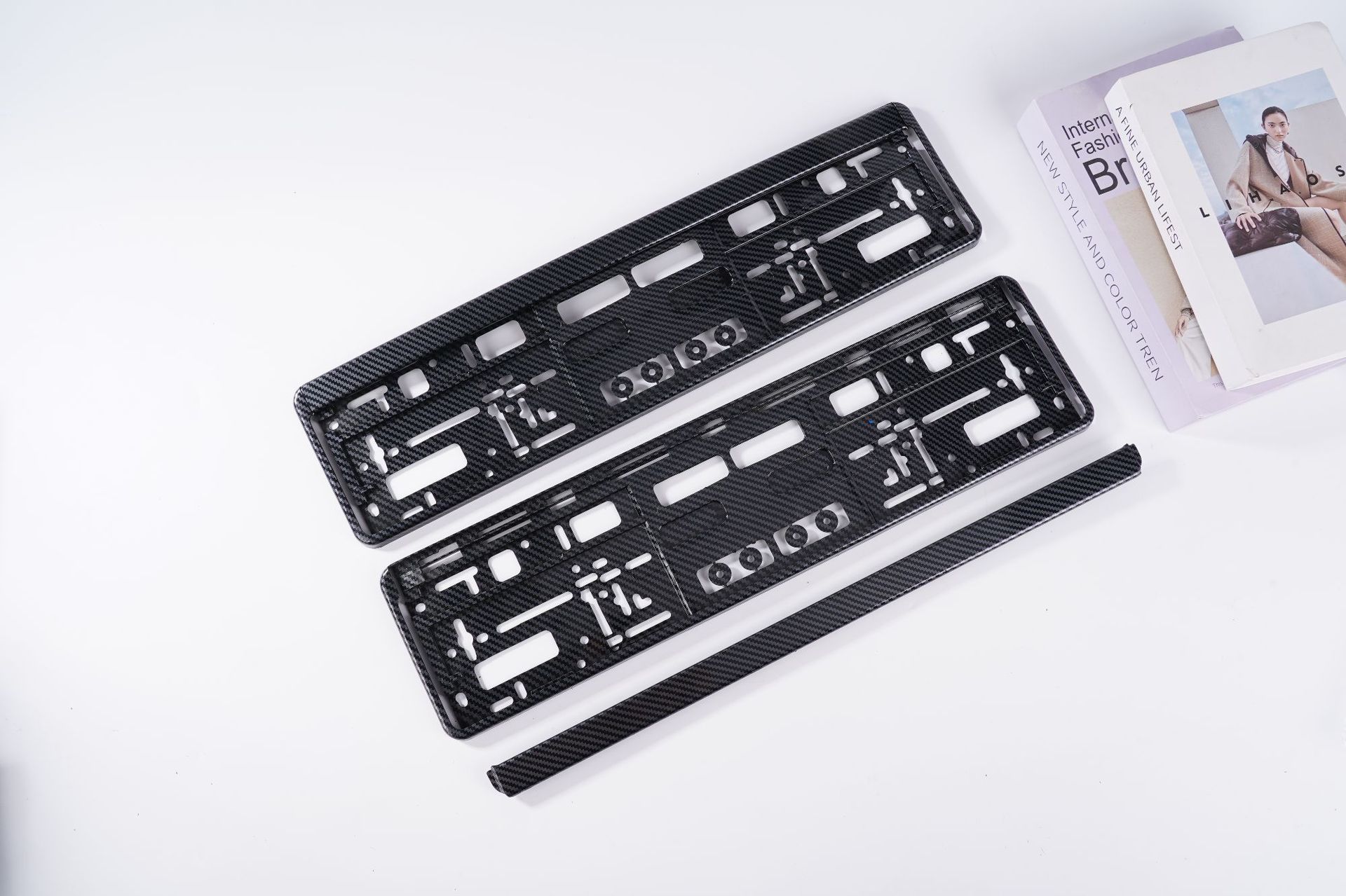 Factory-made European standard carbon fiber pattern ABS license plate holder, EU universal car license plate frame, cross-border best-selling license plate holder