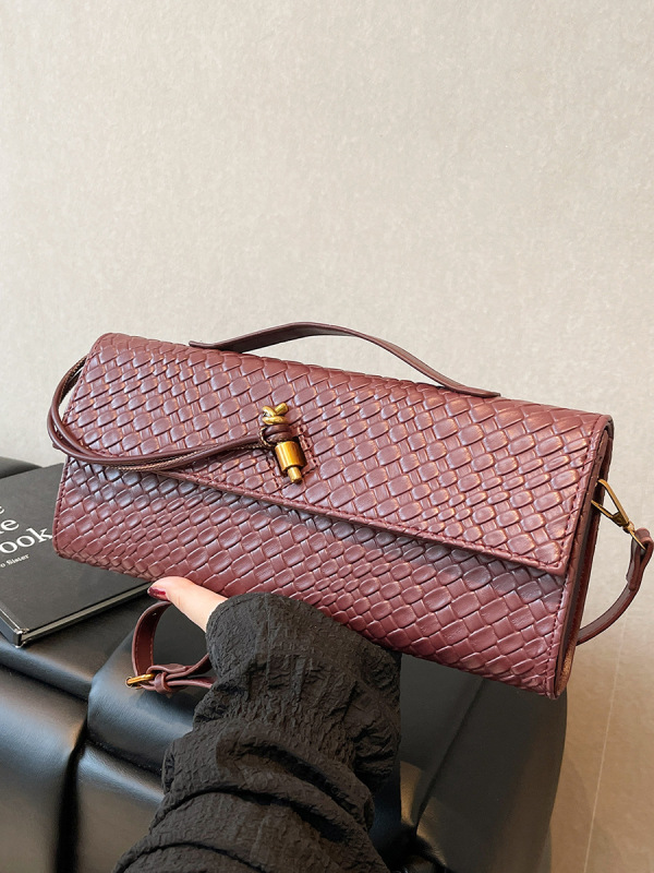 女性のためのクロスボーダートレンドバッグ 2025 新しい織りショルダーソフトレザーディナーバッグ中古バゲットバッグポータブルクロスボディバッグ|undefined