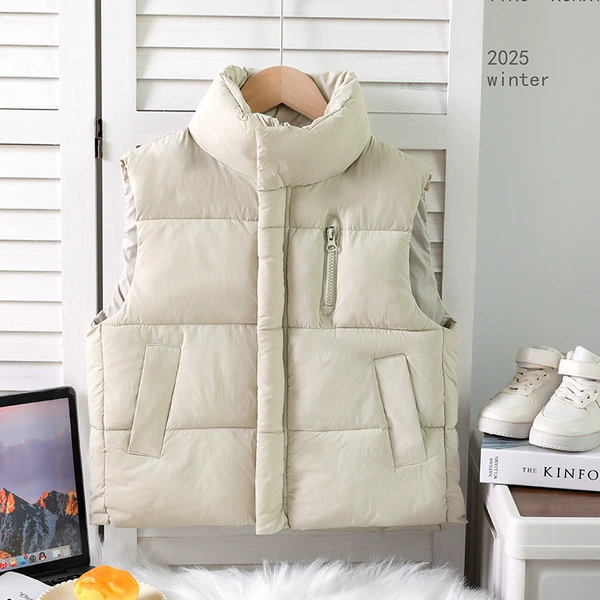 Beige vest with zipper