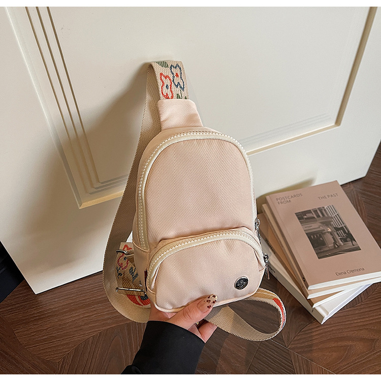 Bolso de tendencia coreano para mujeres 2026 verano nuevo estilo de moda ligero y simple bolso de hombro nicho bolso de pecho super caliente image 8