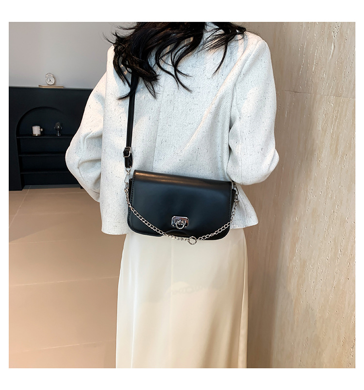 Bolso de hombro de color liso con diseño de axila coreana, sencillo y moderno, con diseño diagonal, para mujer, novedad de verano de 2024_voghion.com