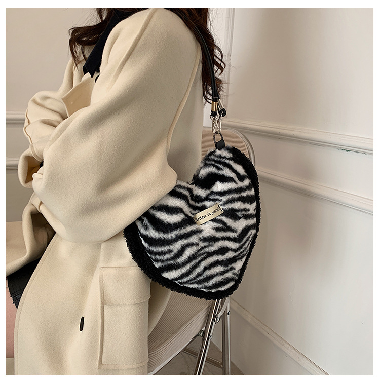 Women's Small Plush Zebra Flower Checkered Streetwear Heart-shaped Magnetic Buckle Underarm Bag display picture 3