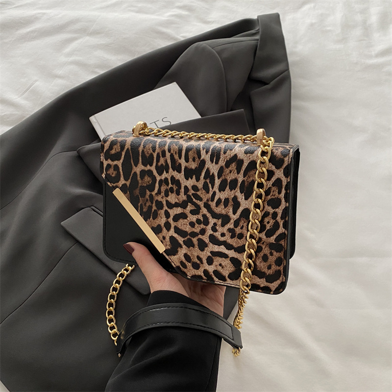 2024 nuevo bolso de hombro con estampado de leopardo de diseño de nicho, bolso de axila simple de moda, bolso de mensajero de cadena, bolso femenino personalizado