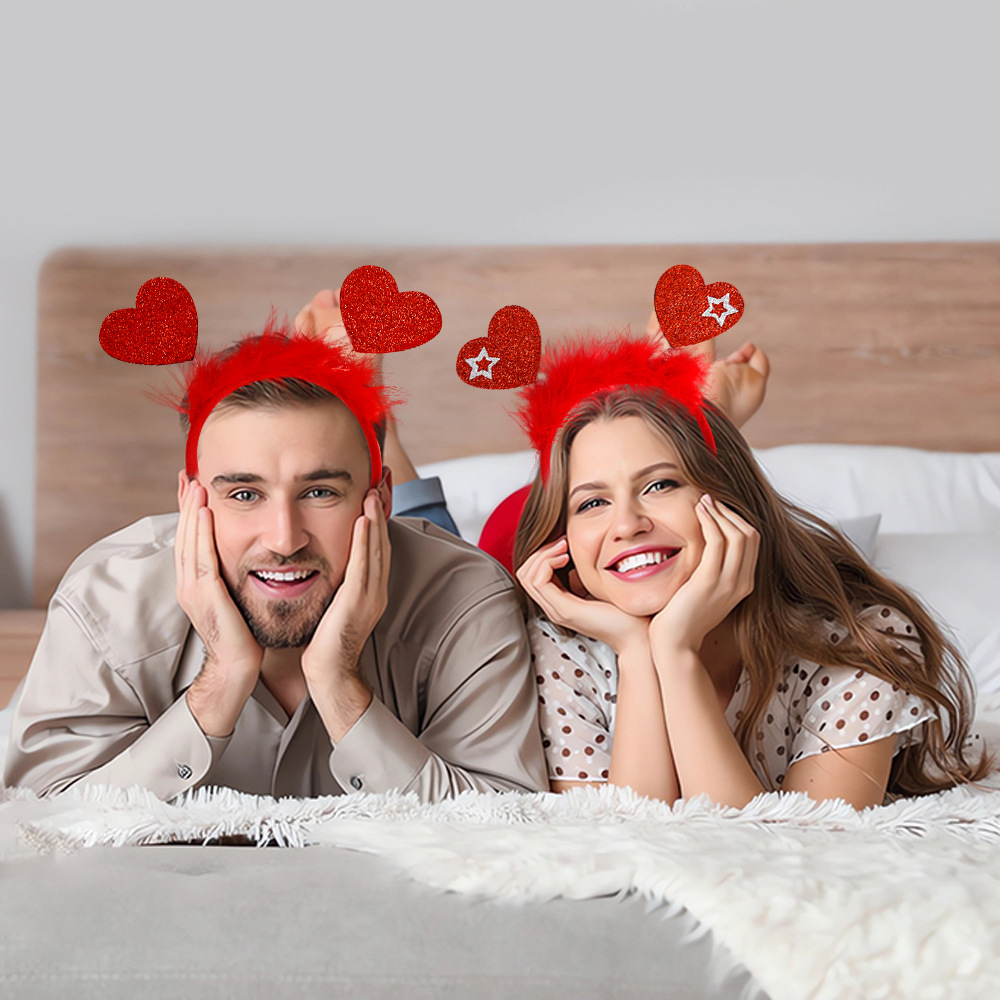 Nuevo estilo transfronterizo Día de San Valentín Diadema Hebilla Arreglo de ambiente romántico Decoración de fiesta de boda Diadema de amor de plumas