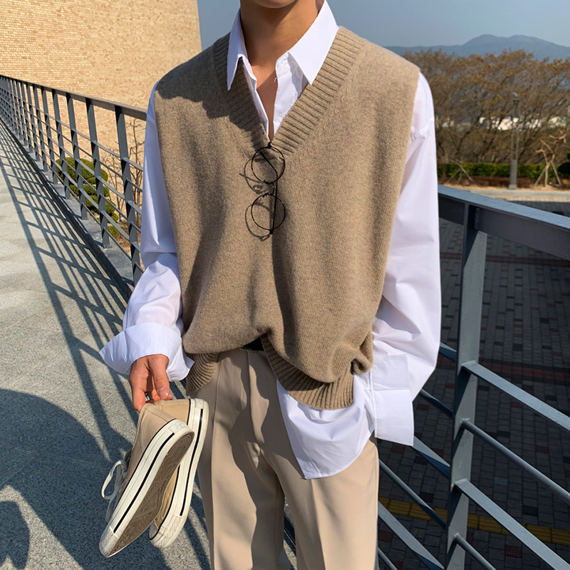 MRCYC Solid Color Knitted Vest Men's Spring and Autumn Korean Style Fashionable Distinctive V-neck Sweater Vest for Outer Wear Loose Waistcoat Top MRCYC Solid Color Knitted Vest Men's Spring and Autumn Korean Style Fashionable Distinctive V-neck Sweater Vest for Outer Wear Loose Waistcoat Top