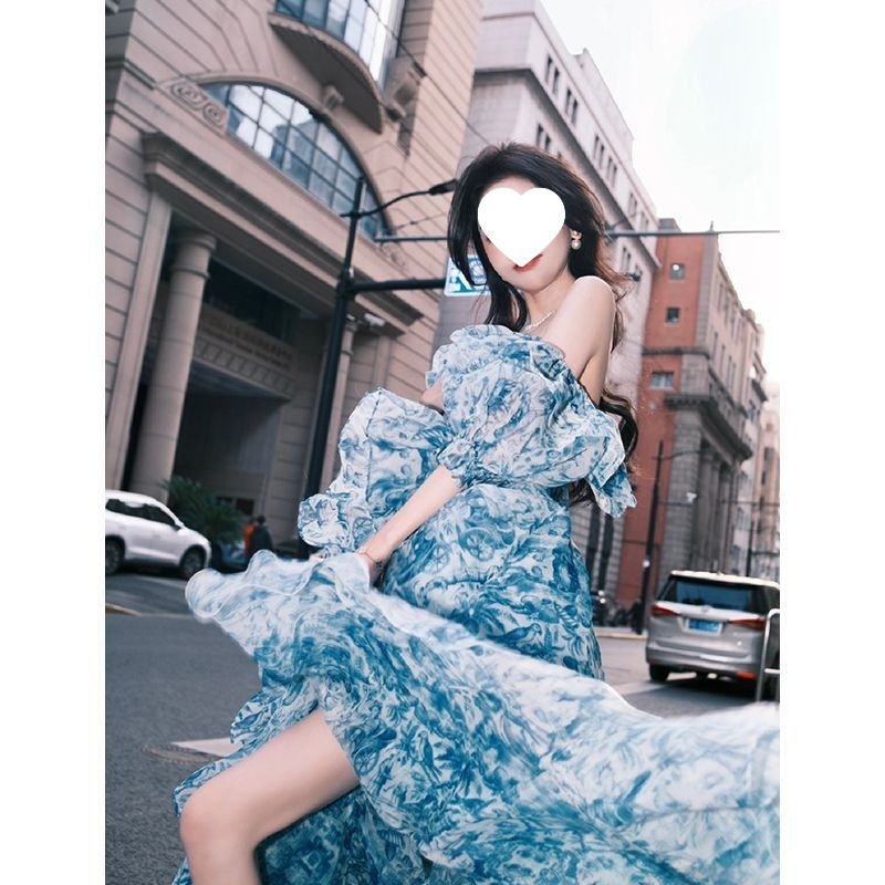 逃亡王女ドレス女性の夏フレンチスタイルパフスリーブライト高級ニッチドレスブルー花柄トレインスカート|undefined