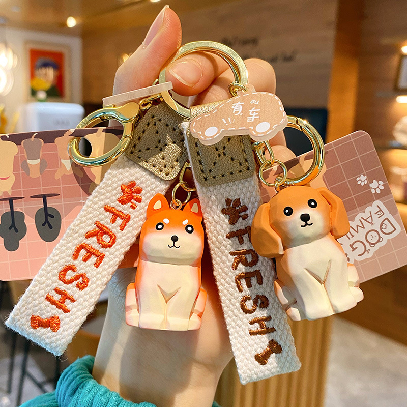 Original Wood Carving Style Dog Family Car Keychain Pendant for Men and Women Cute Creative Resin Keychain