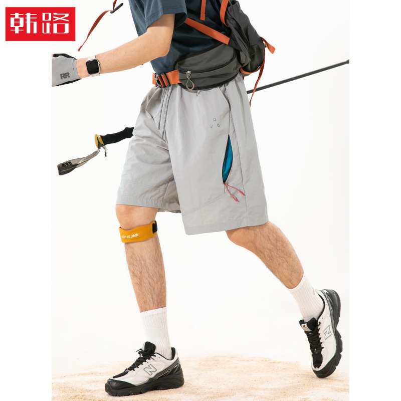 Outdoor Light Sports Shorts for Men in Summer, Water-Repellent, Contrasting Color Mesh, Lightweight and Breathable Five-Quarter Pants, American-Style Casual Pants