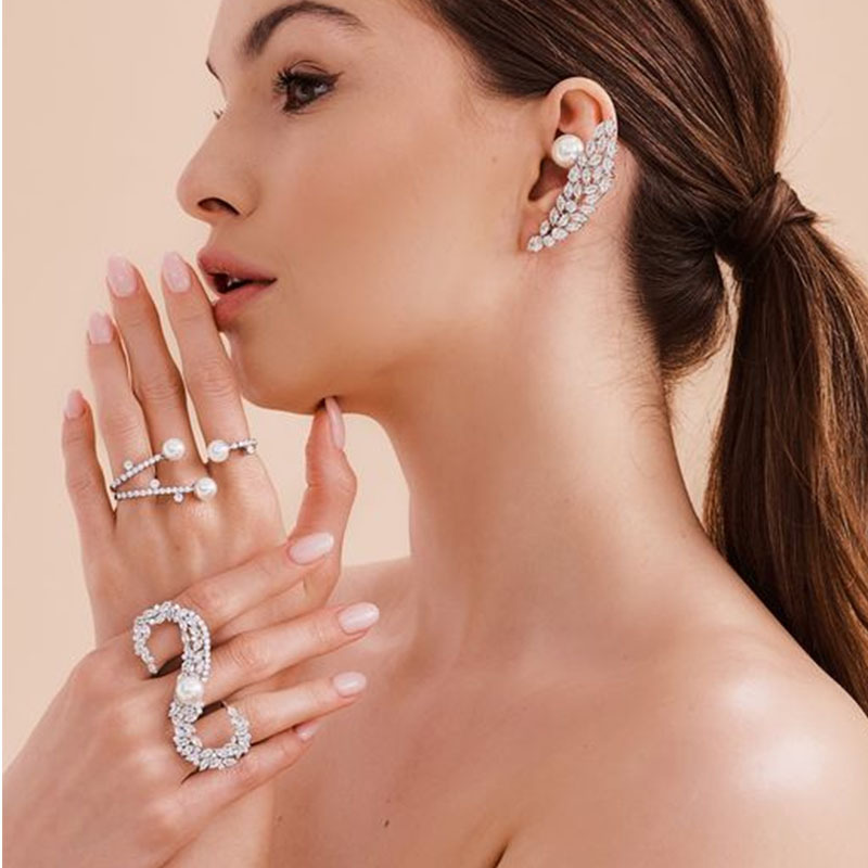 Juegos de joyería de lujo europeos y estadounidenses temperamento simple pendientes de zircon abierto brazalete anillo accesorios conjunto de joyería