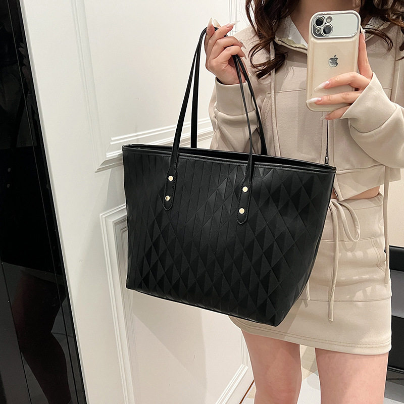 Túi tote nữ cỡ lớn đa năng chất liệu PU, túi đeo vai đi làm phong cách thường ngày — Màu trắng be, Màu xanh lam, Màu đen, Màu đỏ chi tiết 17