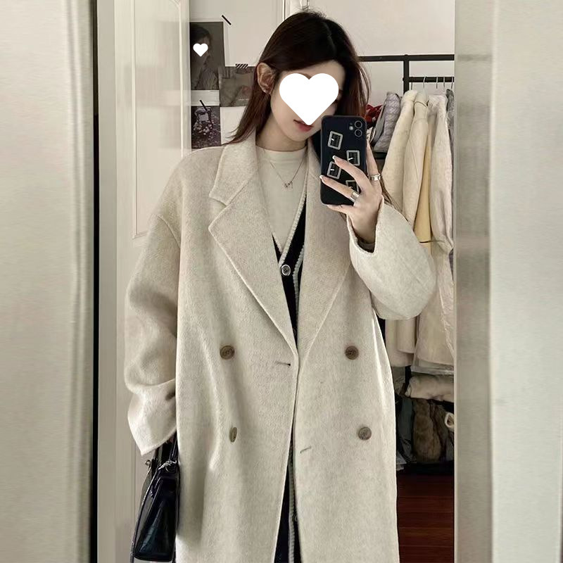 2025 Autumn and Winter Mid-Length Over-The-Knee Small Fragrant Woolen Outwear for Women, High-End Gray Small Woolen Outwear