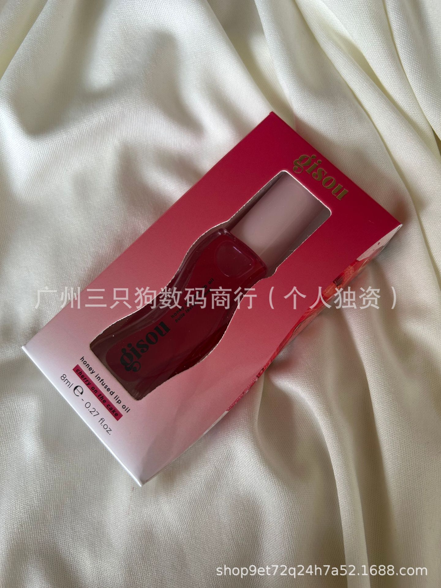 케이크 위의 체리