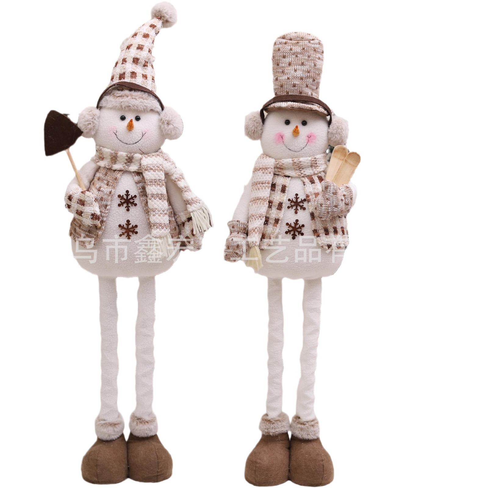 Telescopic knitted Christmas doll