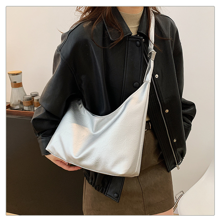 Large-capacity commuter bag for women, 2024 new style, fashionable and retro single-shoulder bag, casual and versatile, underarm tote soft leather bag undefined