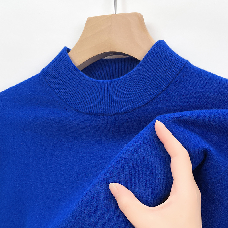 冬の新商品の男性式の半高襟のウールのセーターは厚くて暖かい長袖のニットの服の軽い豪華な紳士服の純色のセーターの男性を厚くします。|undefined