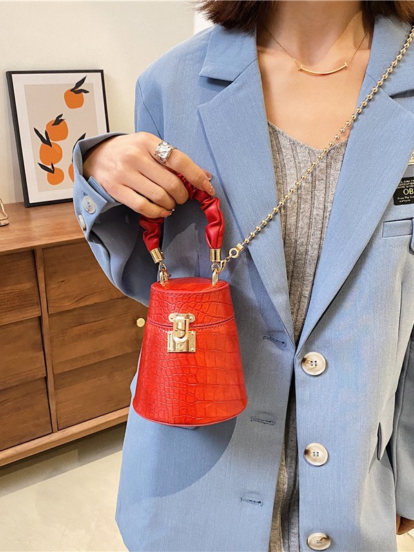Bolso de mujer transfronterizo 2025 nuevo cocodrilo bolso de cubo bolso de hombro de cadena de moda europea y americana bolso de mano popular en línea