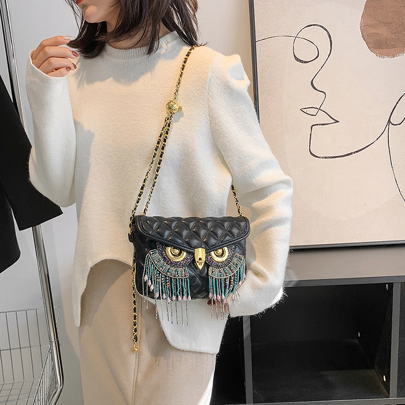 Syksyn ja talven uusi tekstuuri, raskaan teollisuuden muotoilu, trendikäs monikäyttöinen ketjulla varustettu tupsupöllö, naisten yksiolkainen olkalaukku_voghion.com