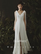 白色旅拍轻婚纱2024春季新款复古法式连衣裙女气质V领礼服出门纱