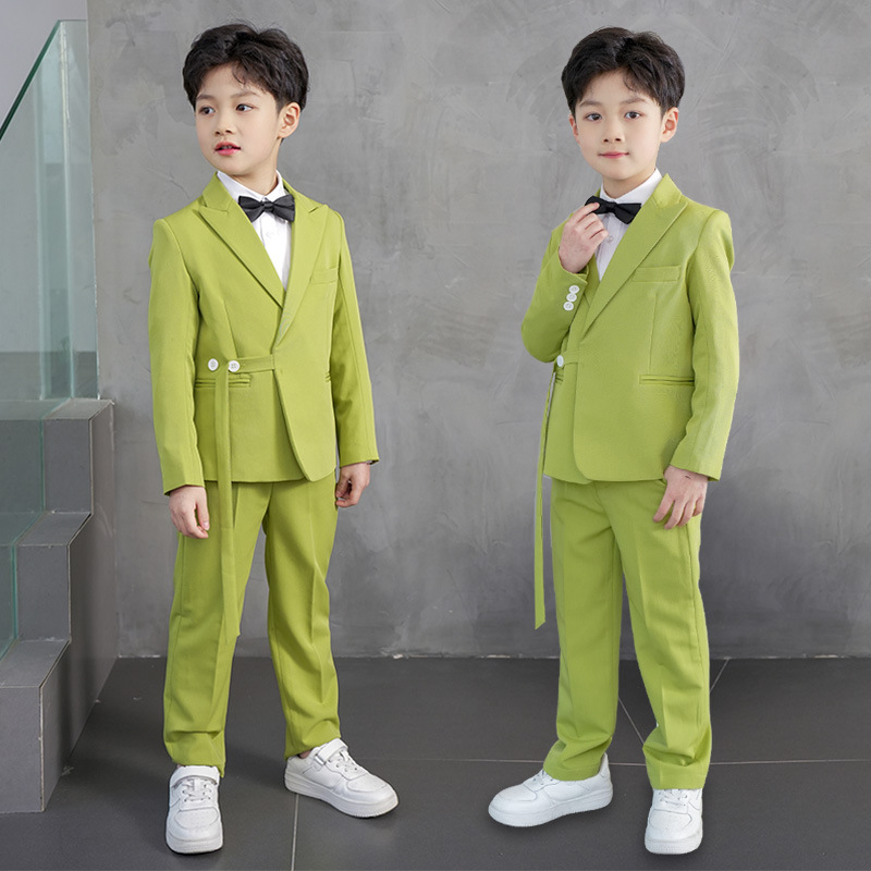Children's suit set, handsome short-sleeved formal wear for little boys, suitable for hosts, flower girls, and casual performances in spring and autumn.