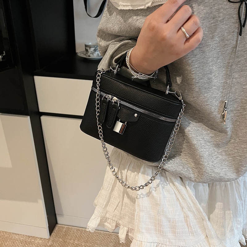 Bolso de cubo de moda coreana 2025 verano nuevo bolso de hombro con patrón de lichi bolso de mensajero de cadena de moda mujer