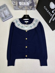 韩系大女主时尚圆领纯羊毛提花开衫女秋冬新款学院风撞色毛衣外套