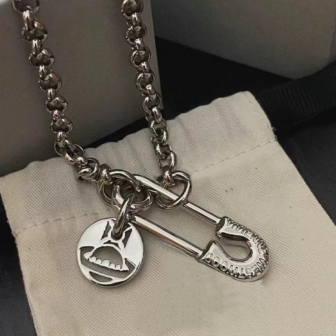 Empress Dowager's Large Brooch Hollow Saturn Pendant Necklace for Women, Light Luxury Punk Style Design Sweater Chain Clavicle Chain for Men