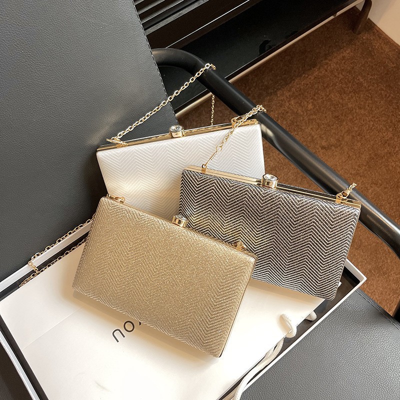 Nuevo paquete de cena de lujo ligero de damas huesos de pescado bolsas de mano clip brillante de fiesta celebridades bolsas de cena de moda