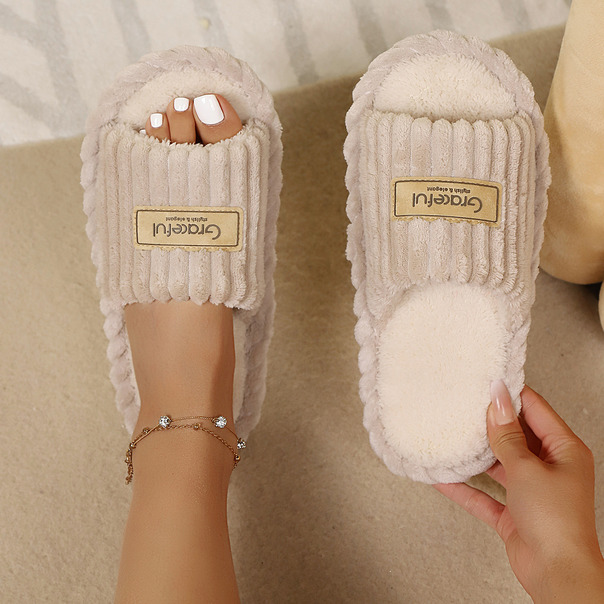Muebles zapatos de algodón interior abierto cuatro estaciones zapatillas de lana transfronterizas TEMU antideslizante de fondo grueso para el hogar zapatillas de algodón peludo
