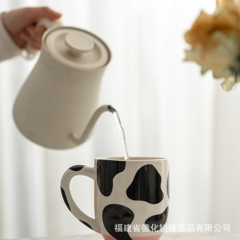 Taza de cerámica creativa con diseño de vaca para exportación, taza de regalo de Navidad, taza para café y leche al por mayor.
