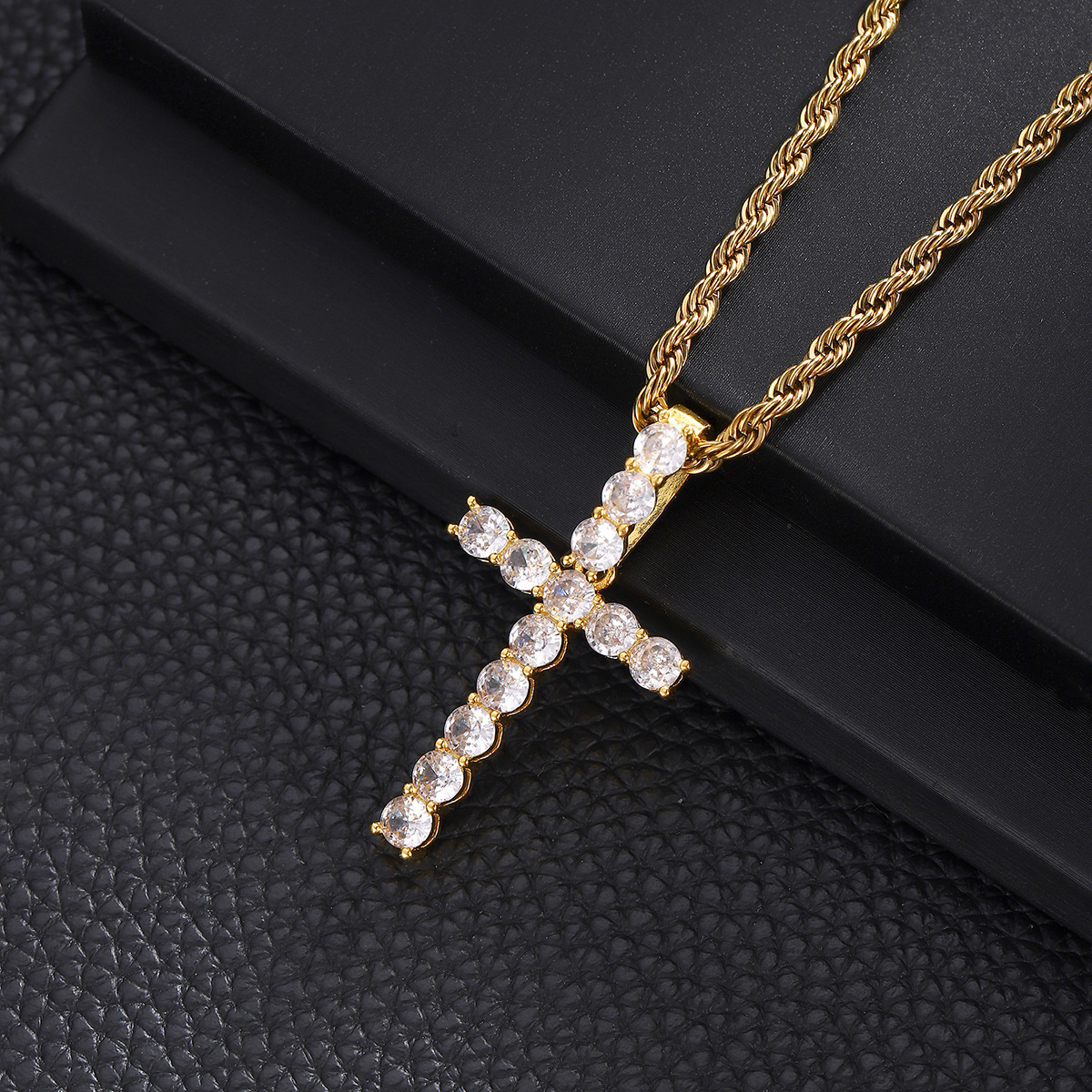 Moda cross-border rock hip-hop punk zircon cursiva colgante al por mayor personalidad de joyería de alta humedad