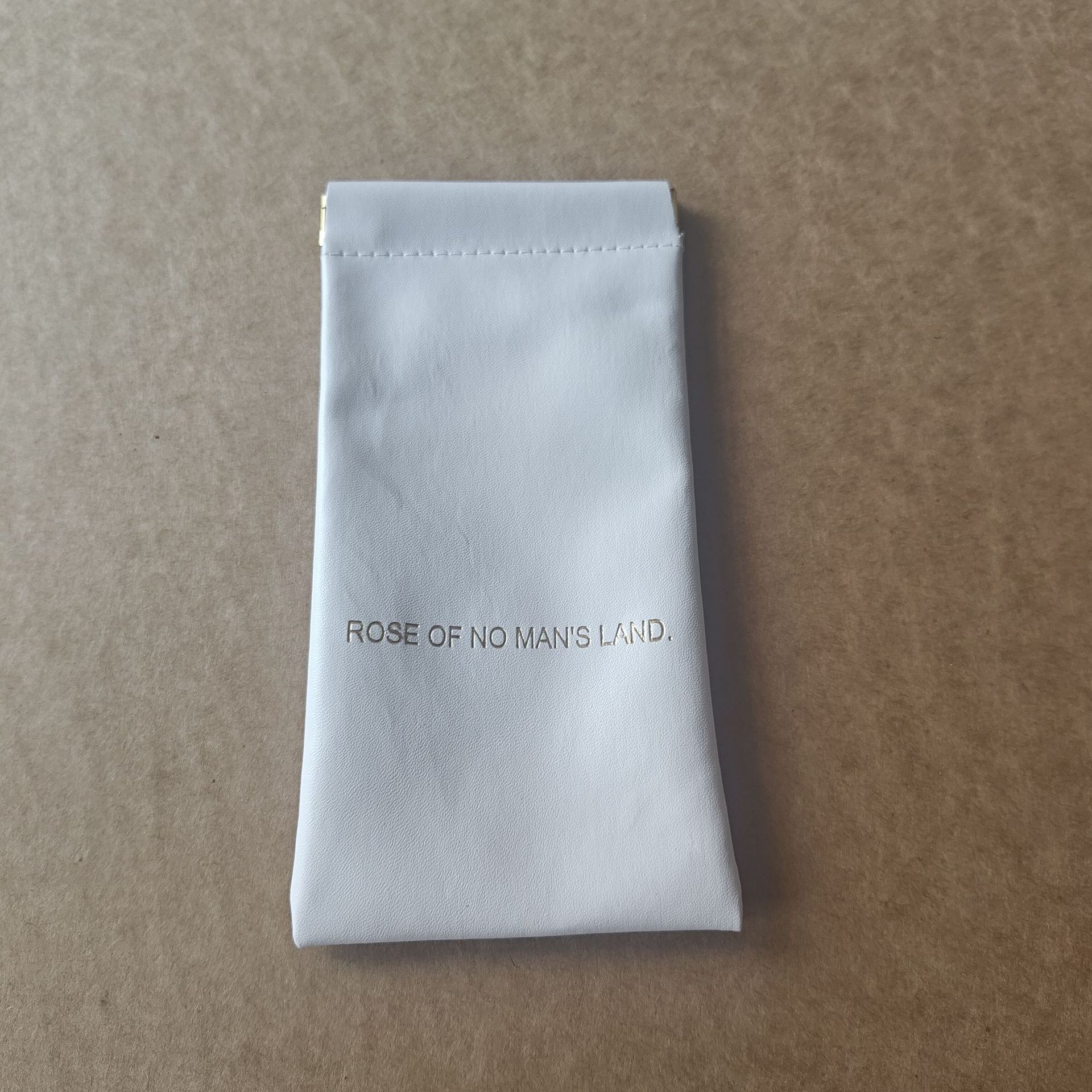 독립 포장이 포함된 새로운 모델(흰색)