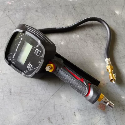 Handheld Electronic Digital Tire Pressure: Air pressure gauge/tire pressure gauge - high-quality-tire-pressure-gauge-with-button-cell-battery-vacuum-sealable