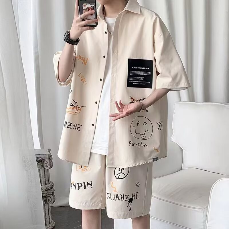 낙서 셔츠 남자의 잘 생긴 남성 의류 반팔 셔츠 세트 패션 고급 여름 의류 소금 튀김 거리 세트 여름