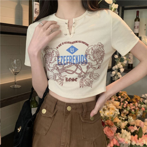 Sweet and Spicy Letter Print Women's Summer T-Shirt with Design Sense, Unconventional V-Neck Slimming High-Waisted Short Length Bare-Chest Top Yuxiangkang