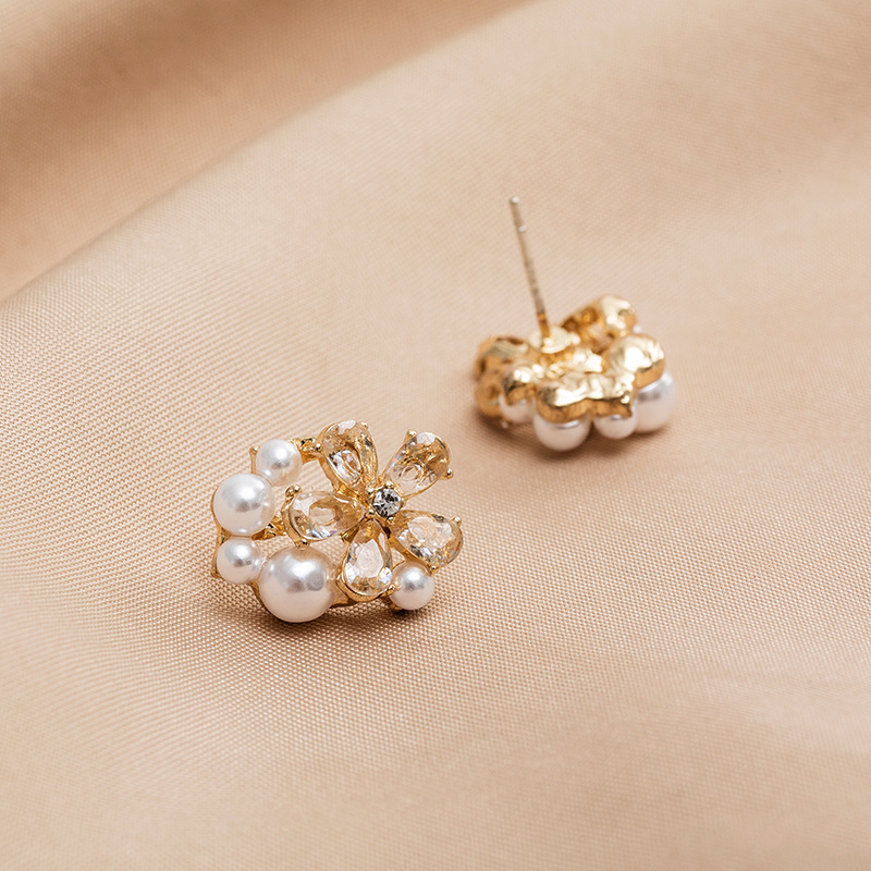 Japanese Korean Silver Needle Flower Zircon Female Ins Versatile Small And Simple Pearl Feeling Earrings_voghion.com