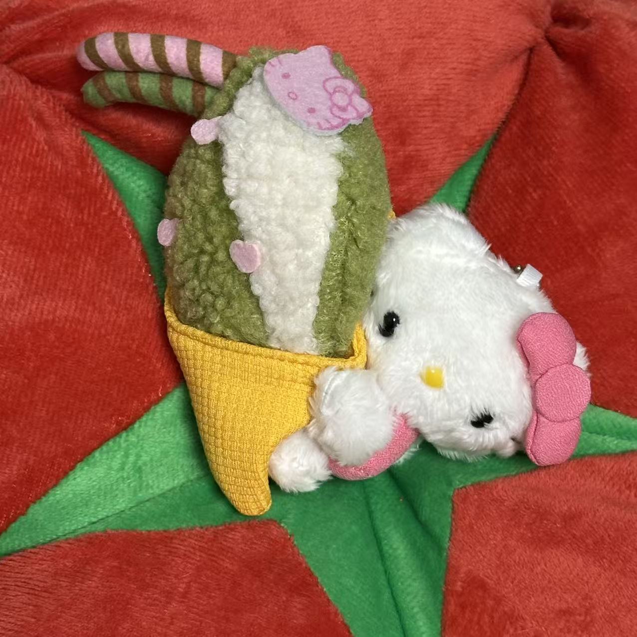 黒麦わら帽子キティ帽子ベビーペンダントラブバックル人形人形かわいいヘップバーンスタイルペンダントキーホルダー