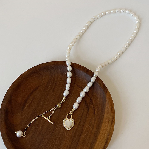 French-style gentle natural pearl heart shell necklace for women, vintage light luxury niche high-end sweater chain wholesale